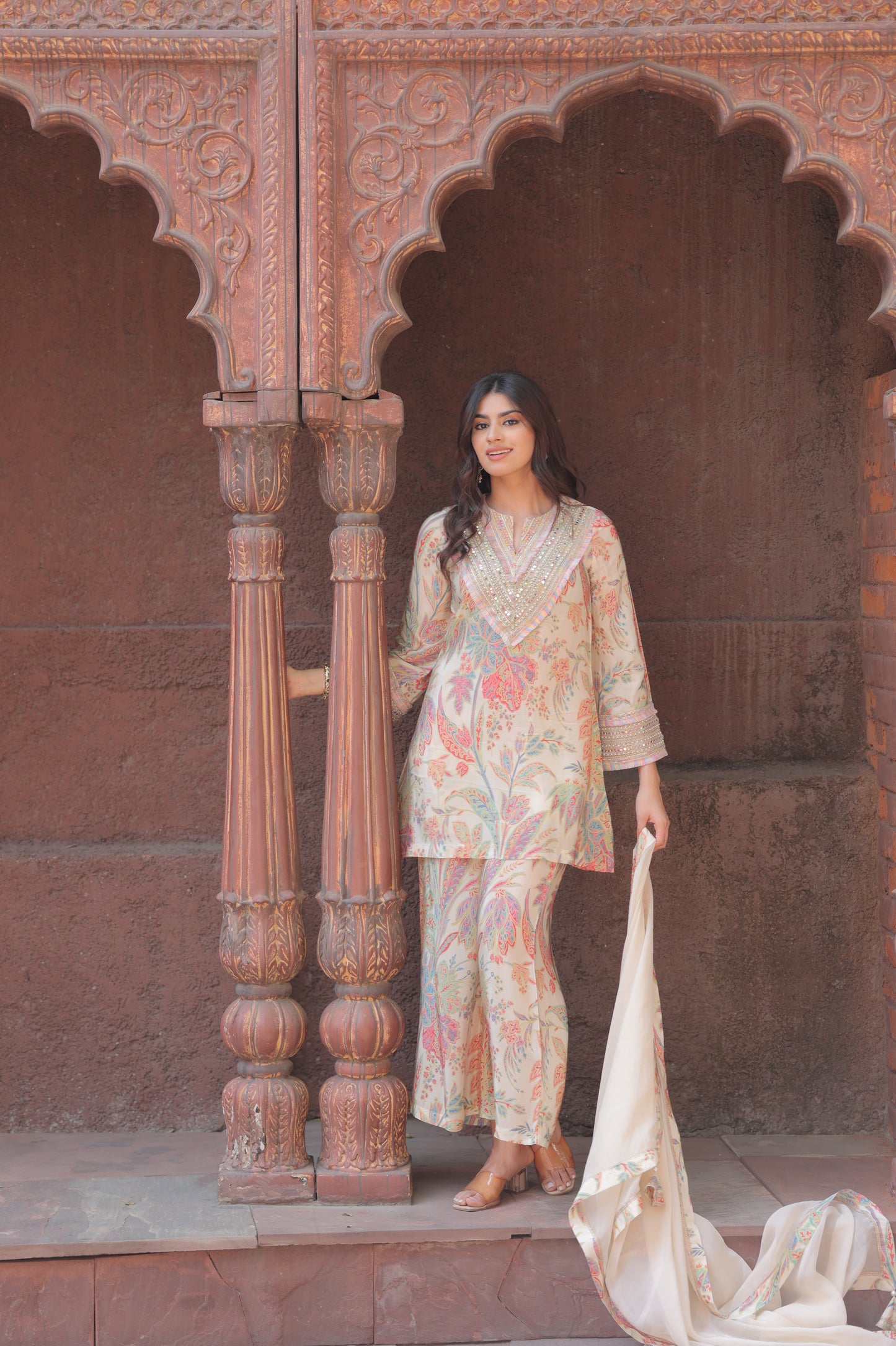 Noor V-Neck Suit - White