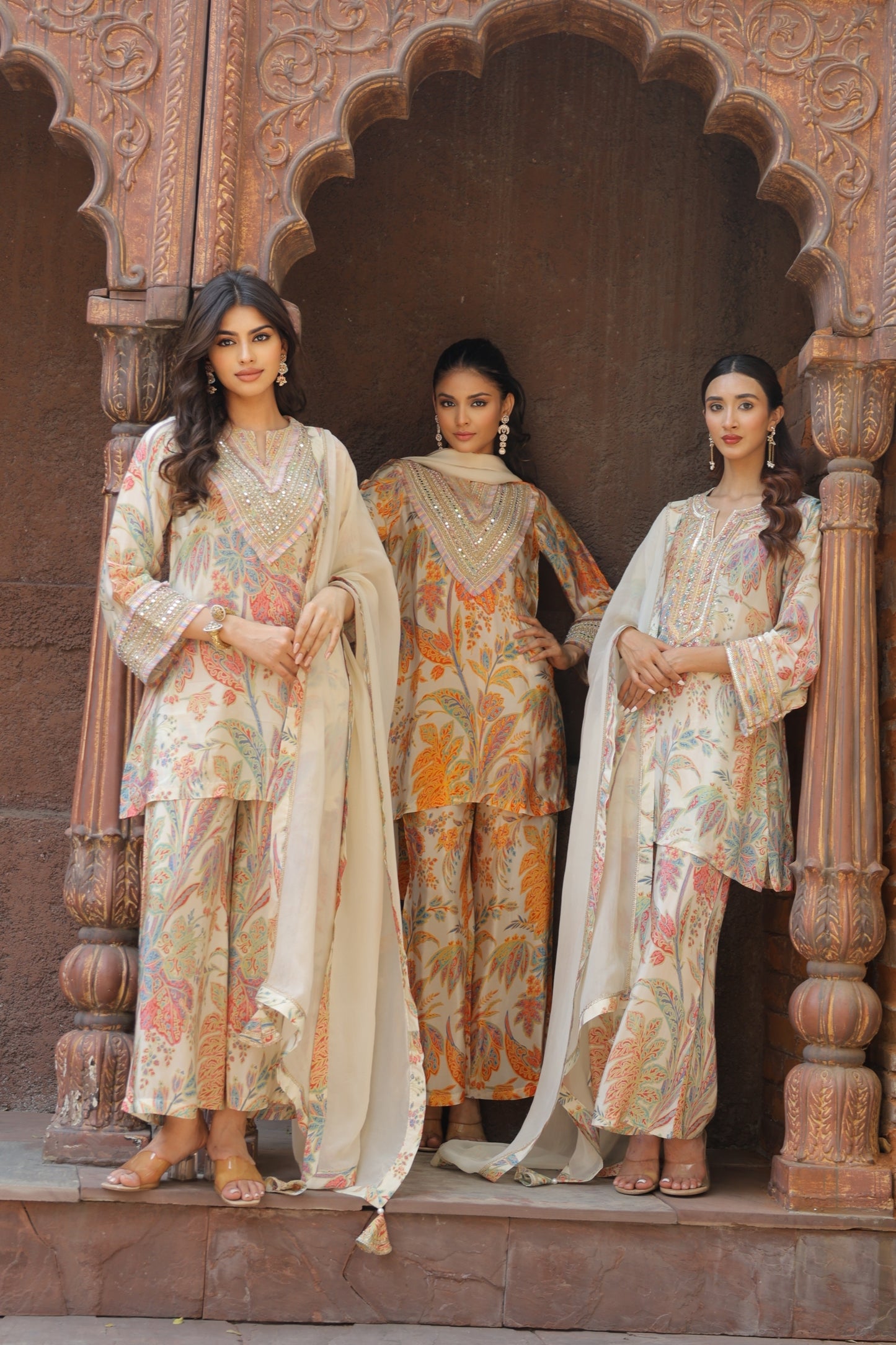 Noor V-Neck Suit - White