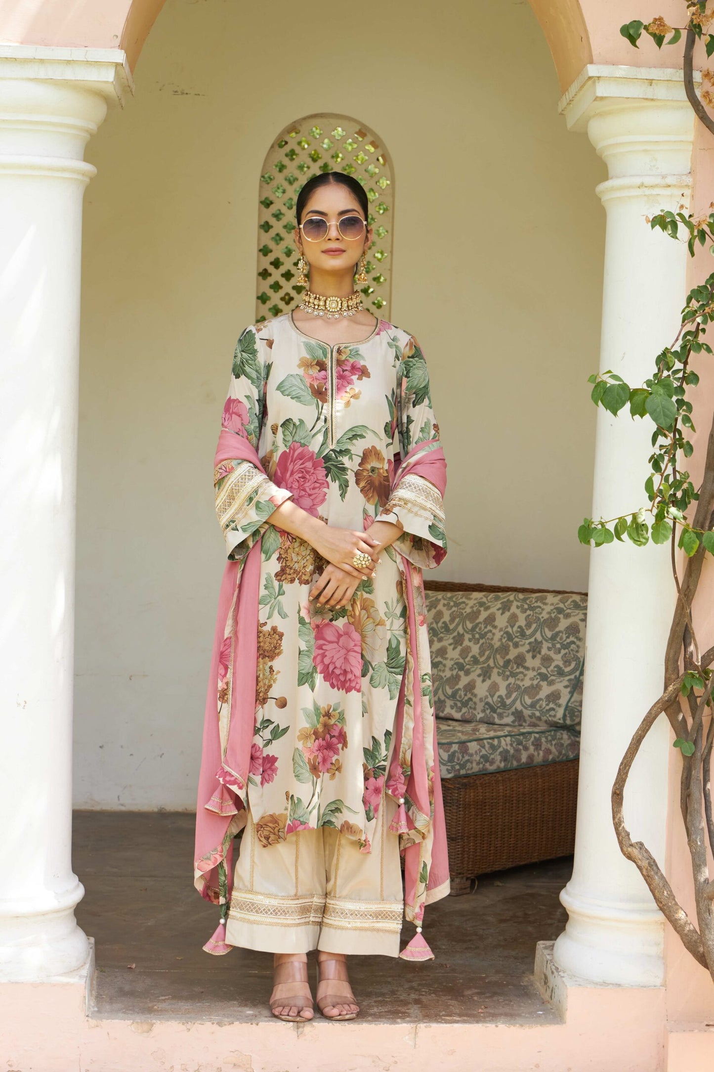 Gulnaar - Beige