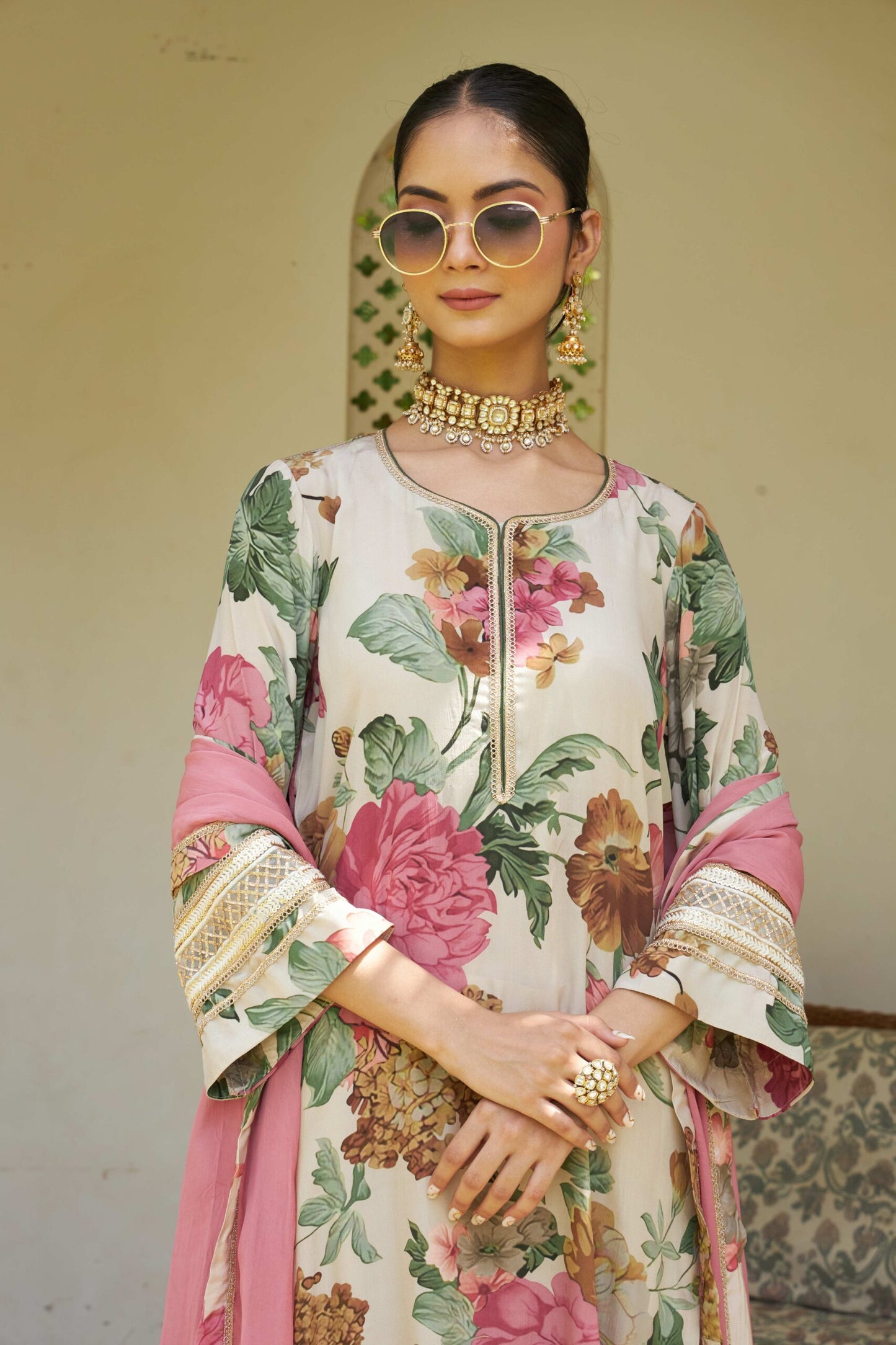 Gulnaar - Beige