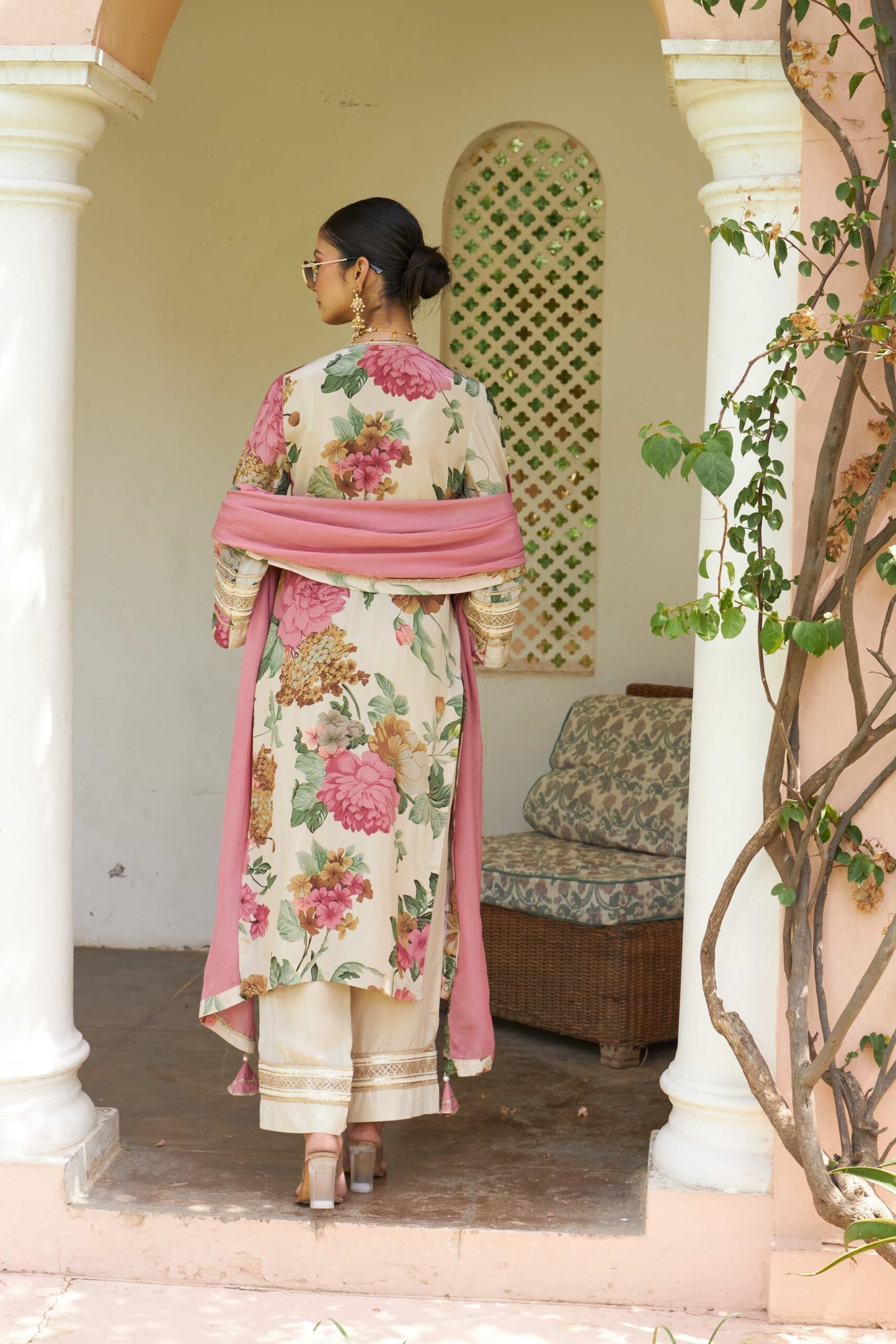 Gulnaar - Beige