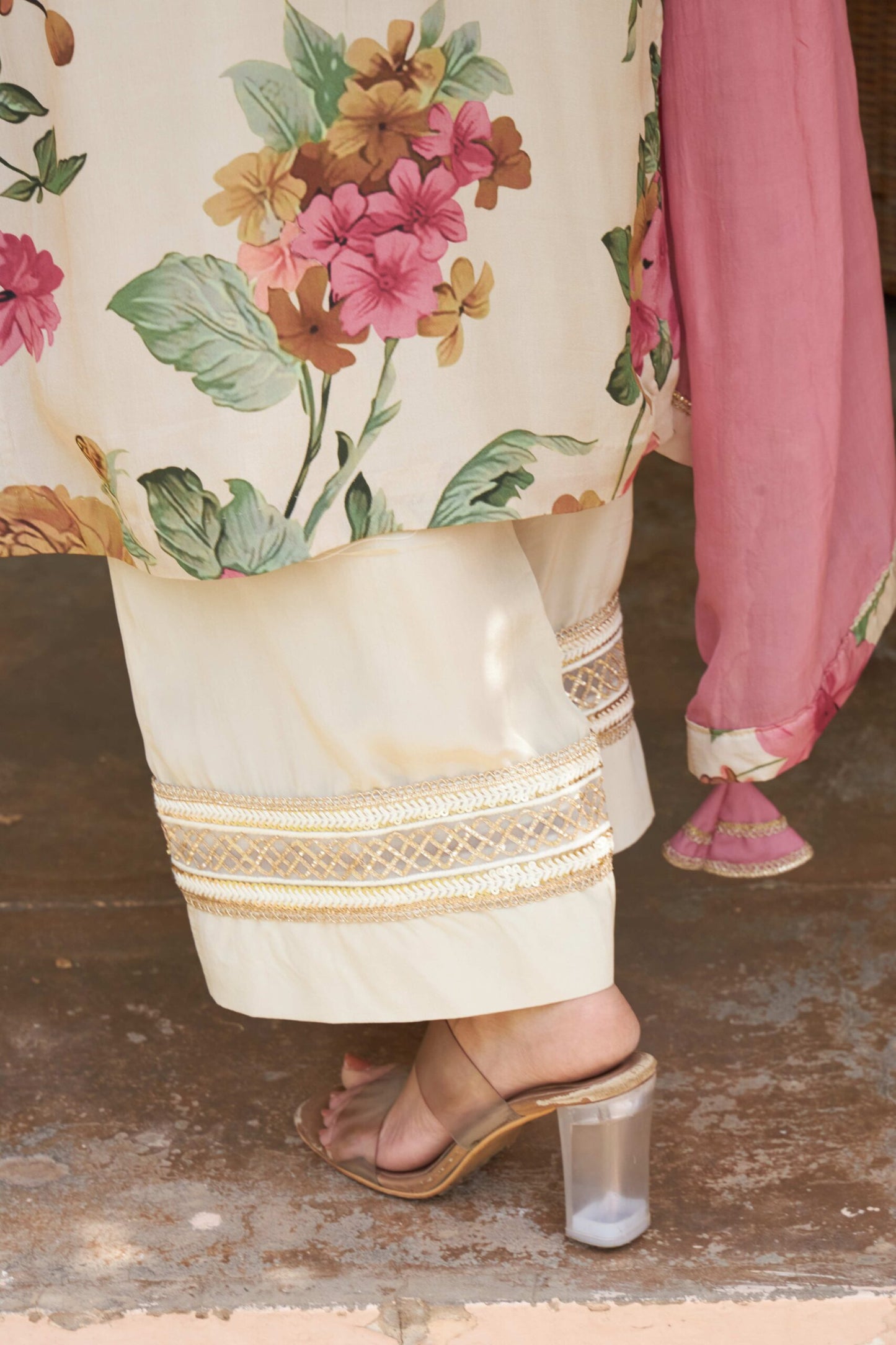 Gulnaar - Beige