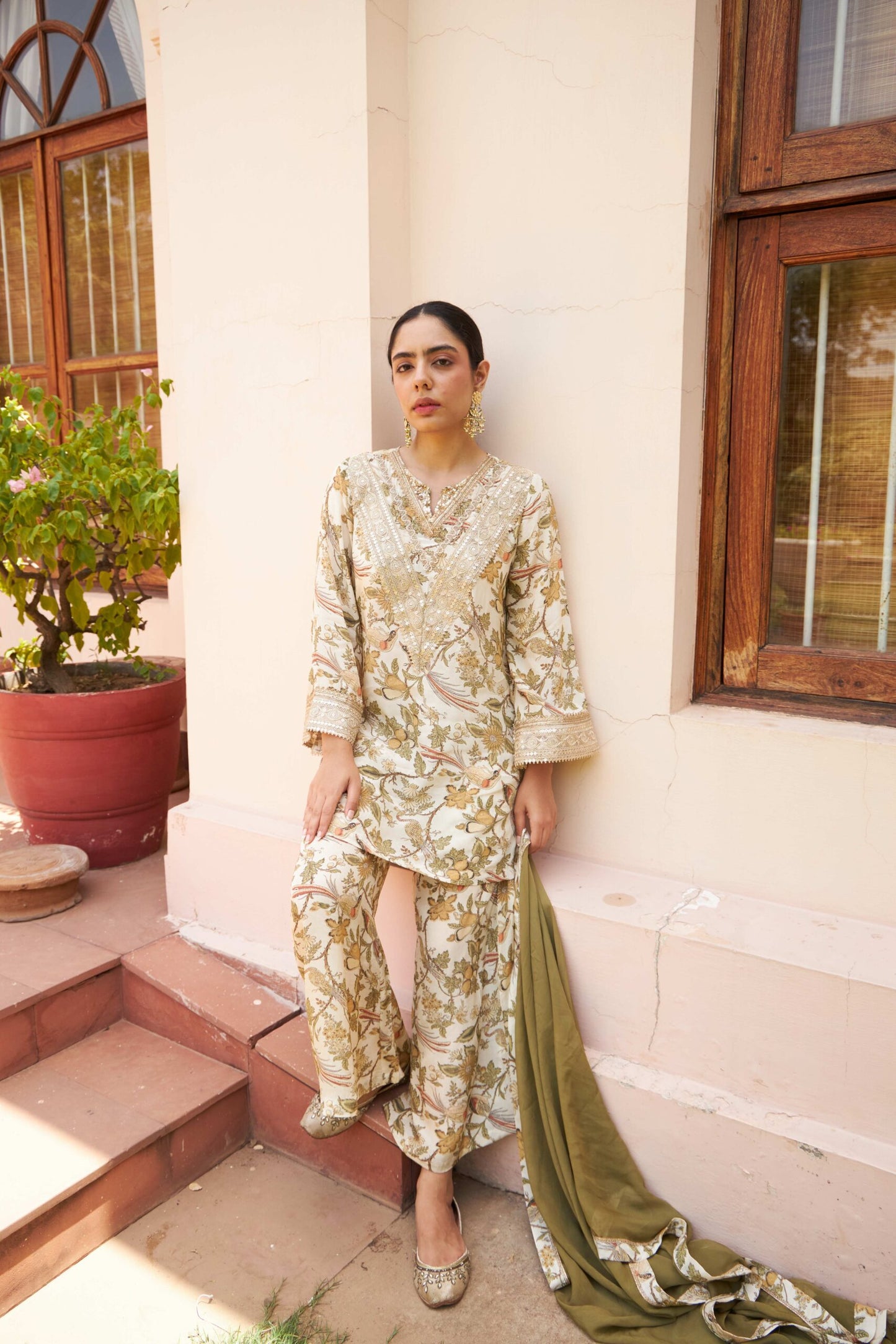 Ahana - Beige