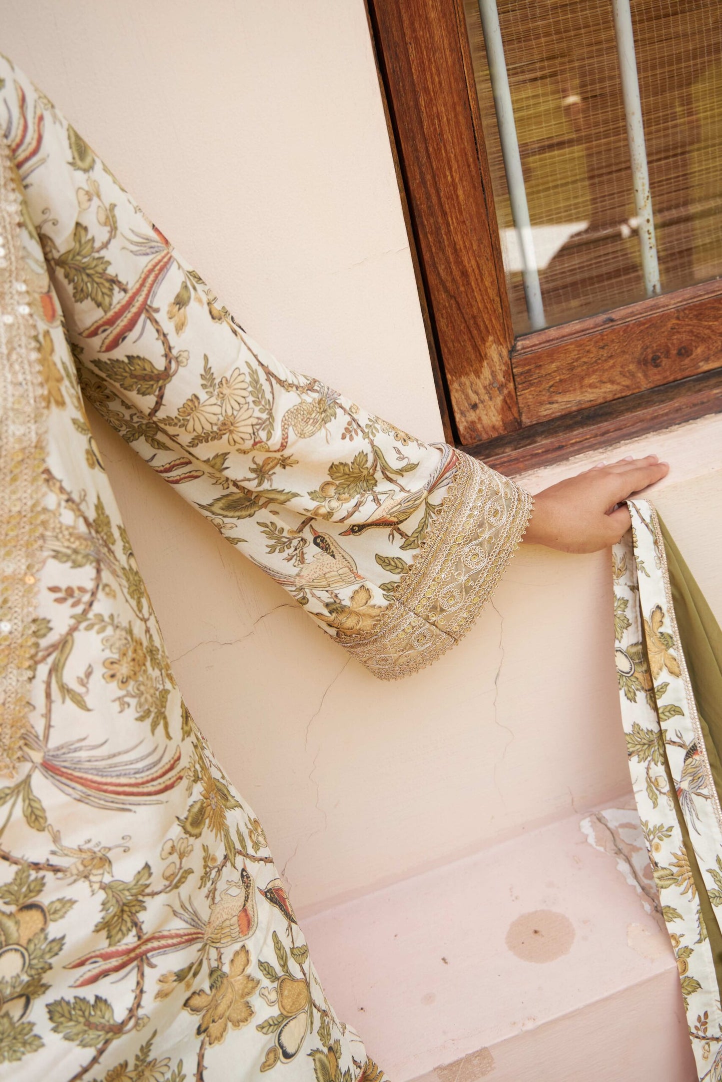 Ahana - Beige