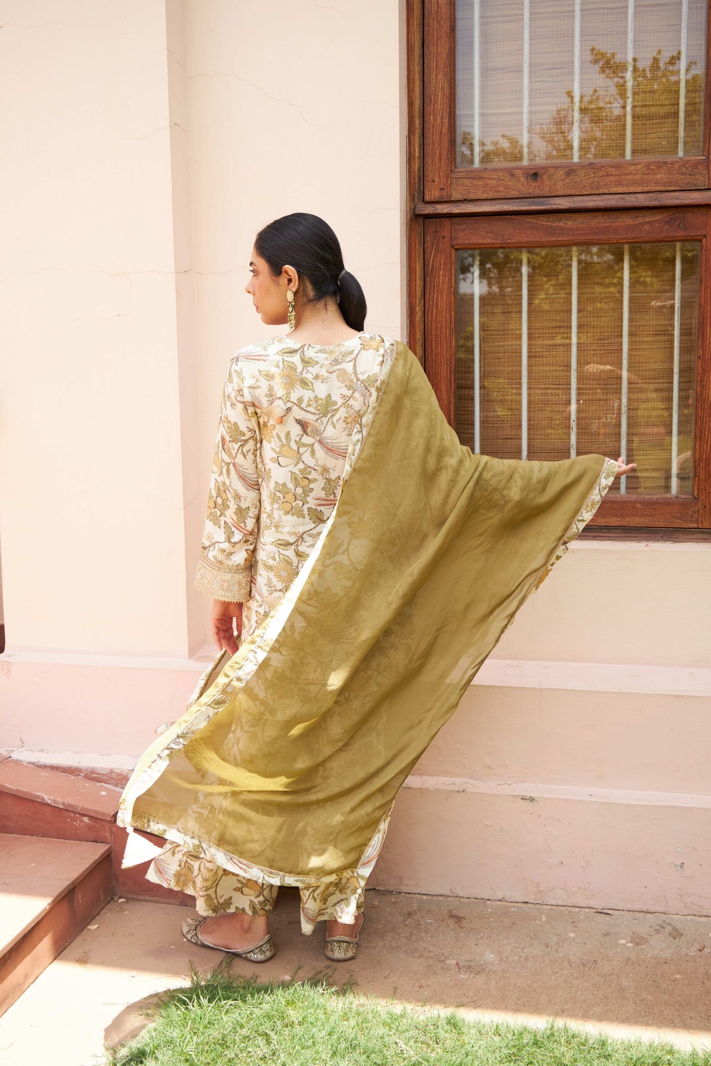 Ahana - Beige