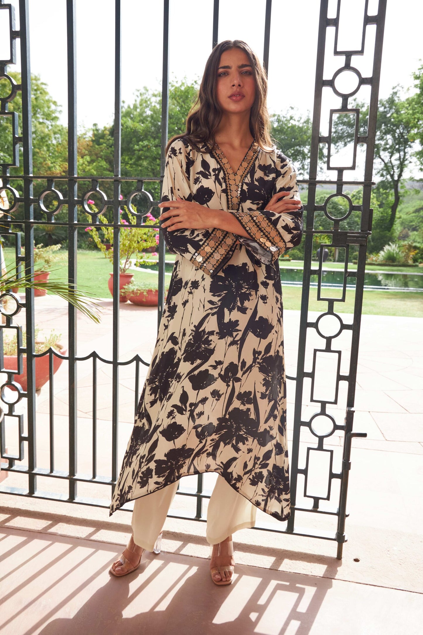 Juhi-Black