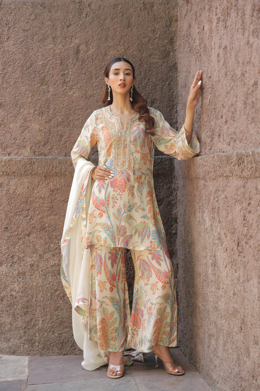 Noor Floral Suit - White