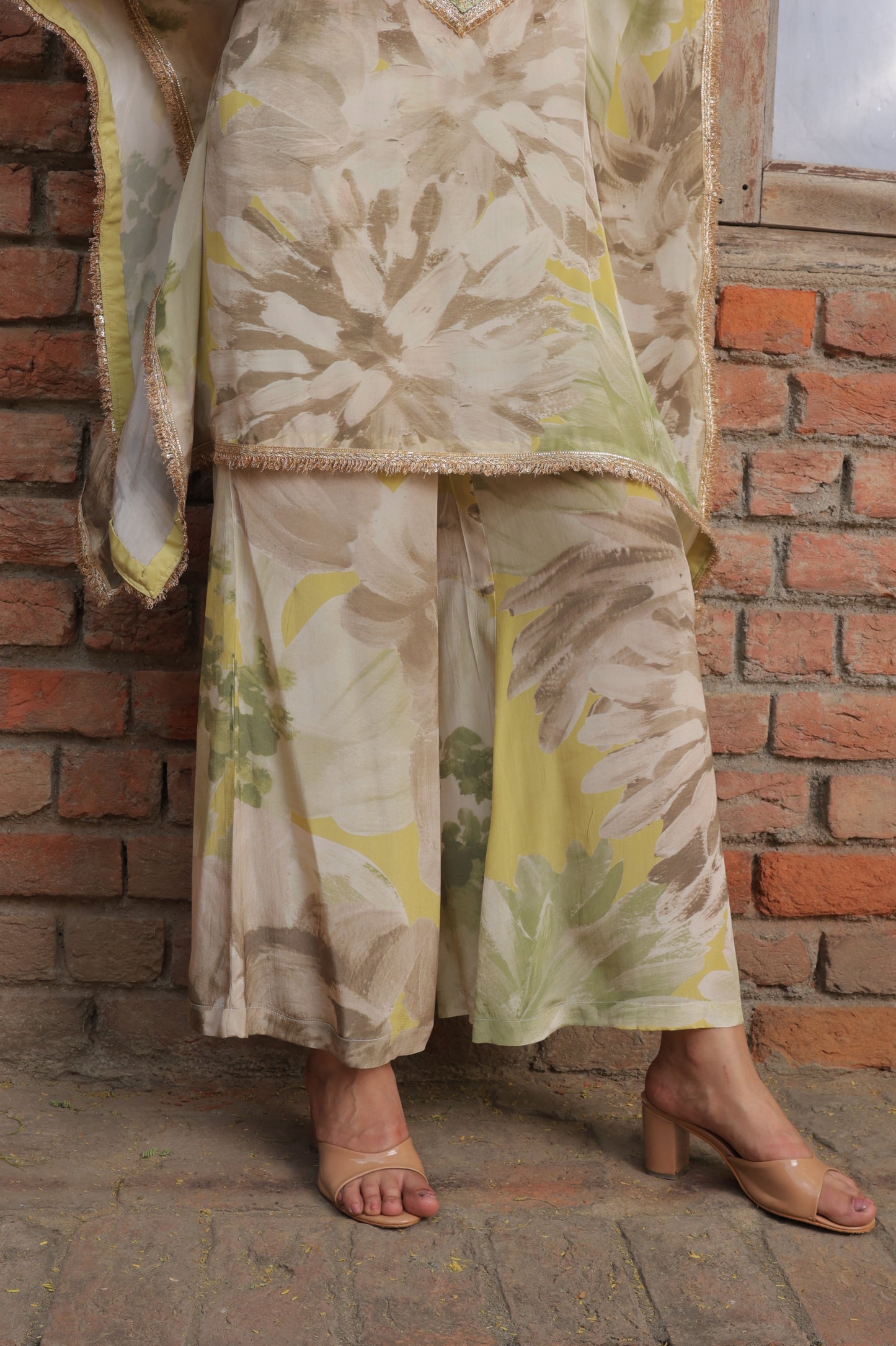 Cosmo Bloom Kaftan - Yellow
